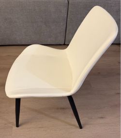 Set of 8 Modern White Faux Leather Dining Chairs – New
