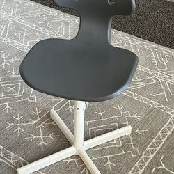 DESK CHAIR - GRAY AND WHITE - ADJUSTS TO HEIGHT -