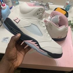 Jordan 5s soft pink Size 11.5