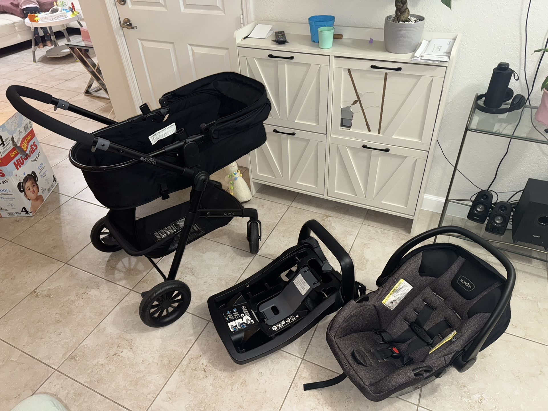 Evenflo Pivot Modular Travel System