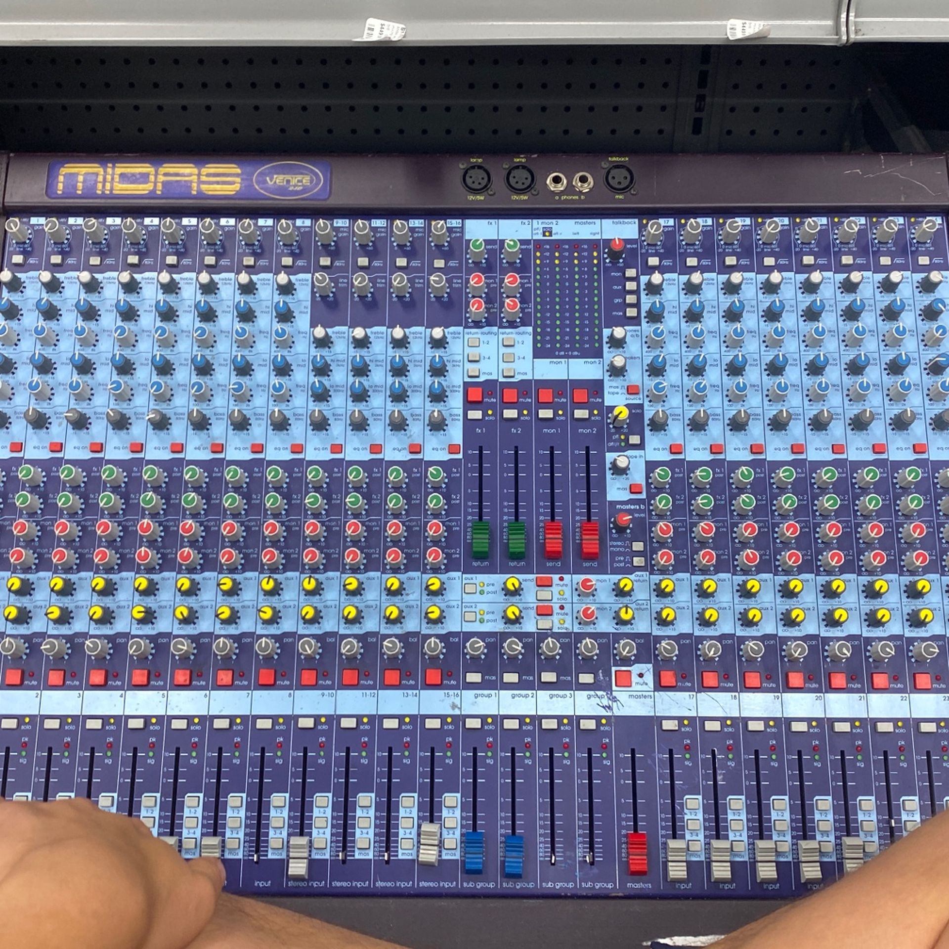 Midas Venice 240 24 Channel/38 Input Anaolg Moxer
