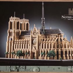 Notre-Dame de Paris Lego set