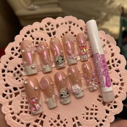 Less On Nails