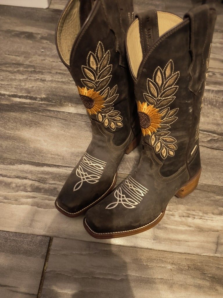 Ladies Boots Size 7 Botas Vaqueras