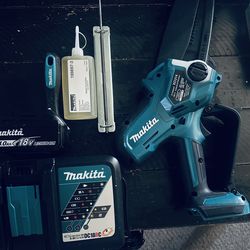Makita Brushless Cordless Battery Chain Saw Kit