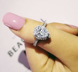 New 18 k white gold engagement ring wedding ring set