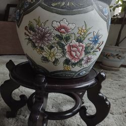 Flower Pot With Stand 