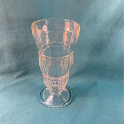 Old Fashioned Ice Cream Sundae Glass