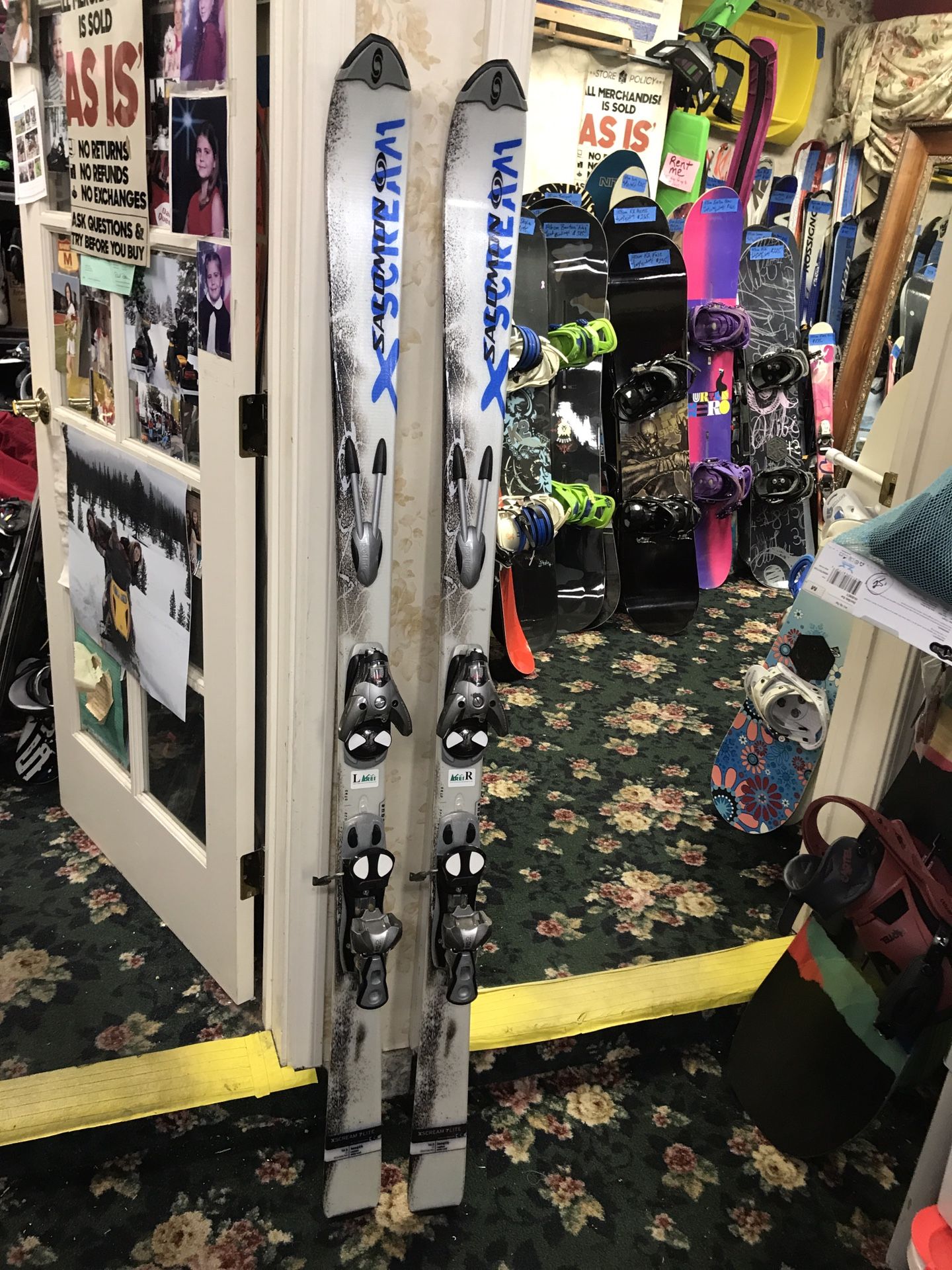 163cm Salomon X-Scream Skis * Like New * Doesn’t Look Like They Were Ever Used