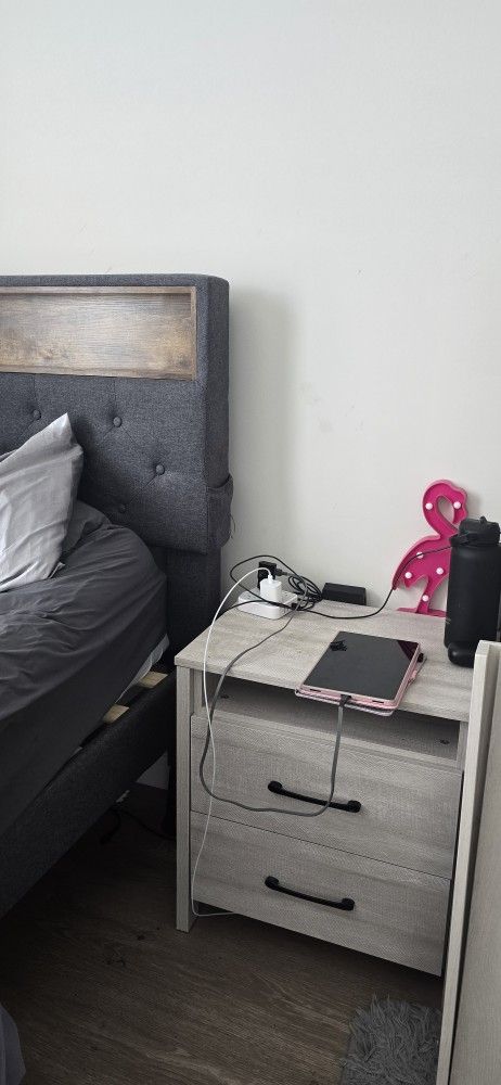 FREE BEDROOM SET /DESK