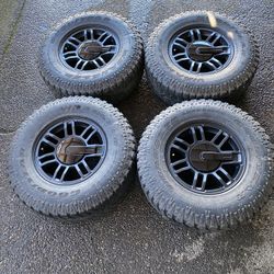 16" Hummer Wheels & Worn Tires 6x139.7 & 6x5.5