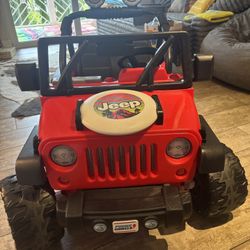 Power Wheels Ride-On BBQ Fun Jeep Wrangler Battery-Powered Vehicle with Sounds, Pretend Grill & 5 Food Pieces, 3+ Years