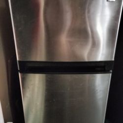 Haier  Apartment Size Refrigerator 