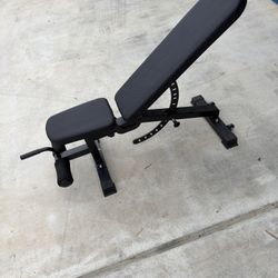New commercial use bench 1,500lb capacity  with adjustable back and seat, new in box 📦 $175