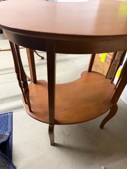 Traditional Wood Side Table / Accent Table with Lower Shelf