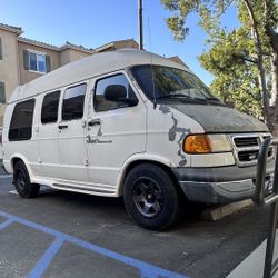 Dodge Ram Van 