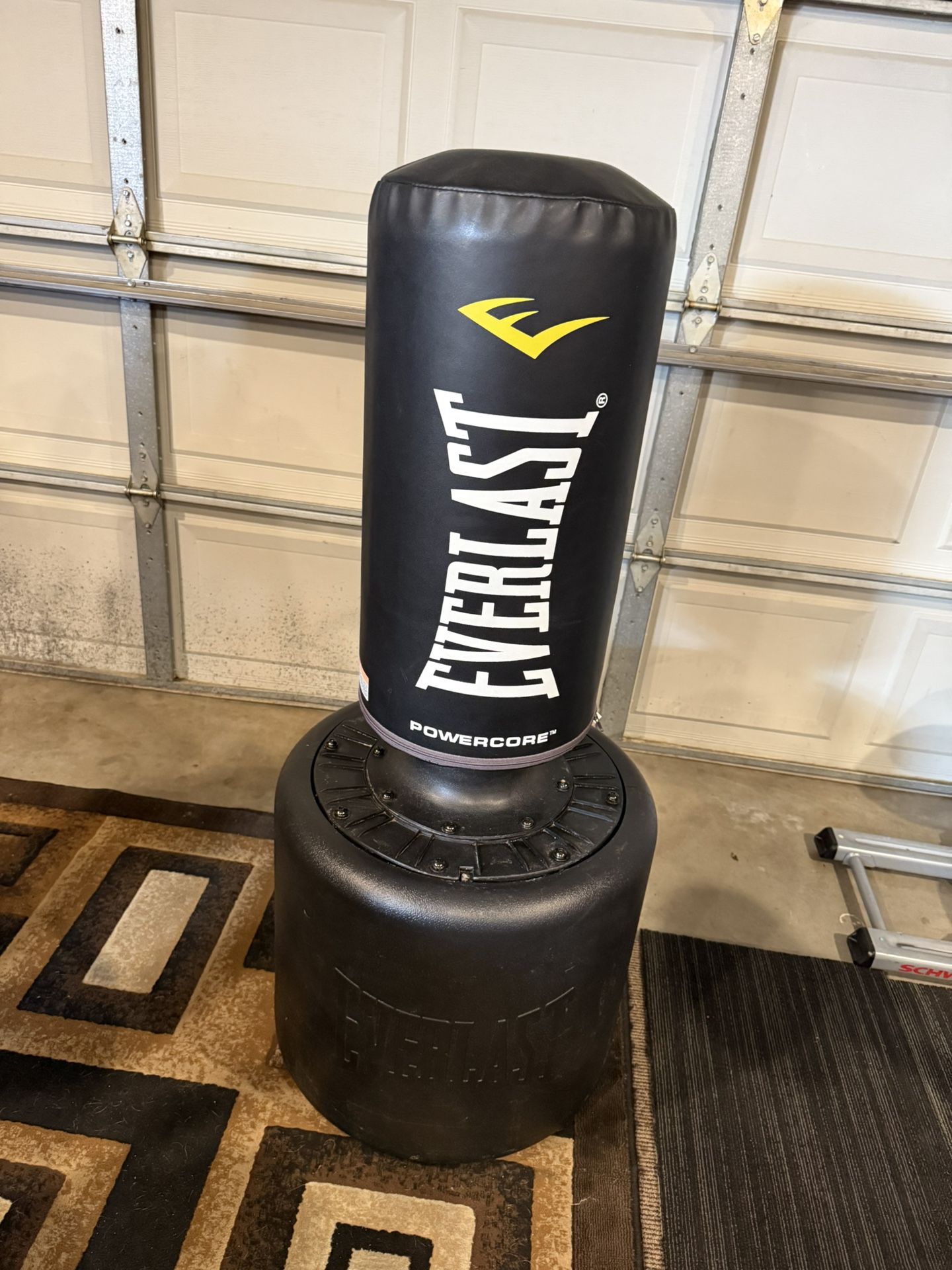 Everlast Powercore Free Standing Indoor Rounded Heavy Duty Fitness Training Bag