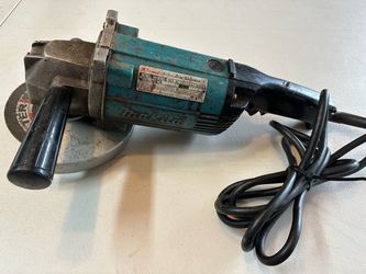 Makita grinder  9607NB 7" He avy-Duty Angle Grinder / Disc Grinder – 15 Amp by