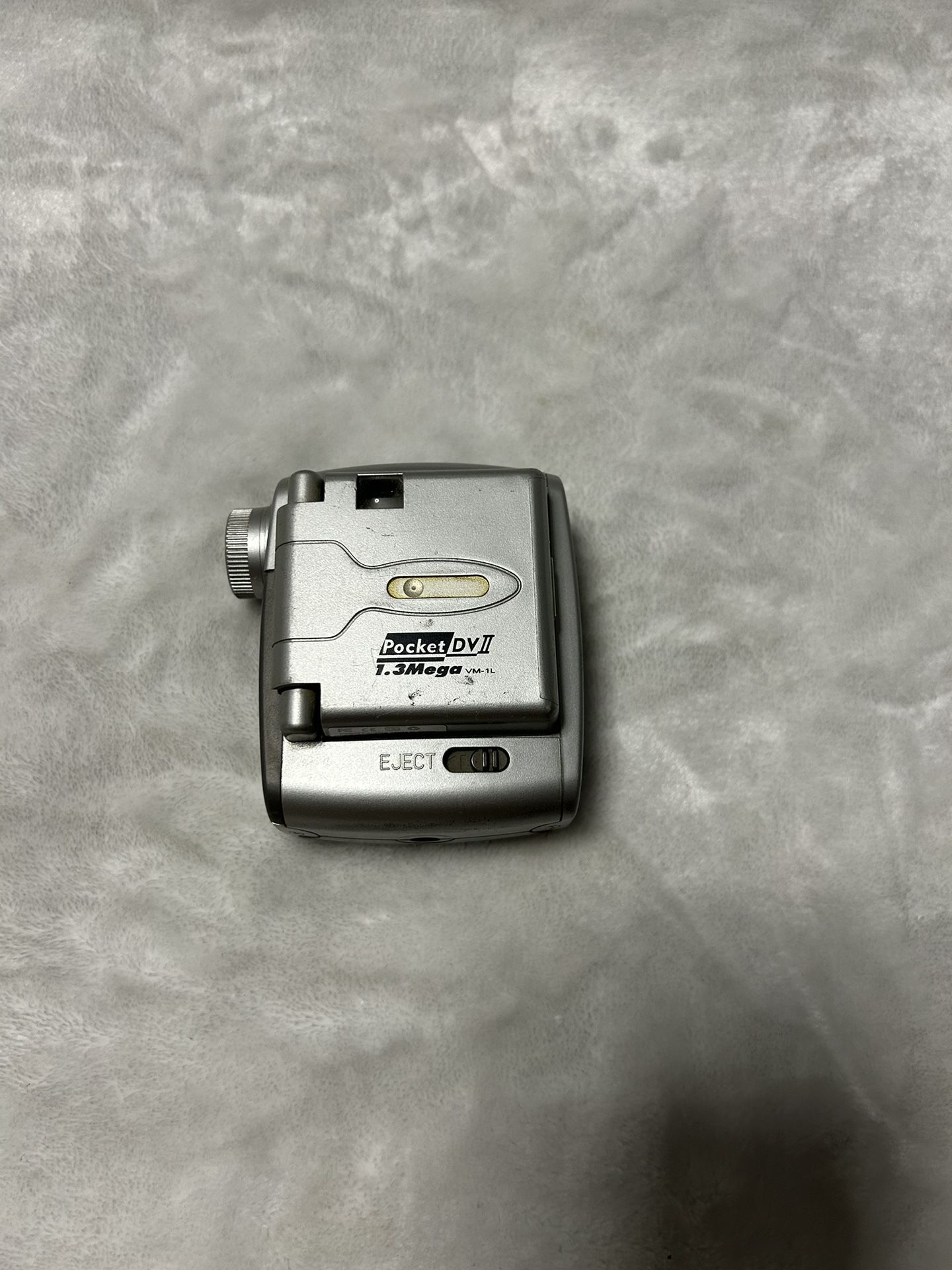 Vintage Aiptek Pocket DV II 1.3M LCD VM-1LE Digital digital camcorder UNTESTED
