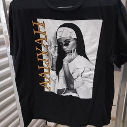 Aaliyah T Shirt Size Large 12 Dollars 