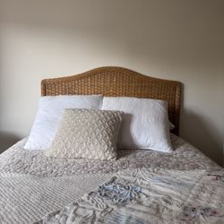 Wicker/ Rattan Headboard and Dresser (full/Queen) 
