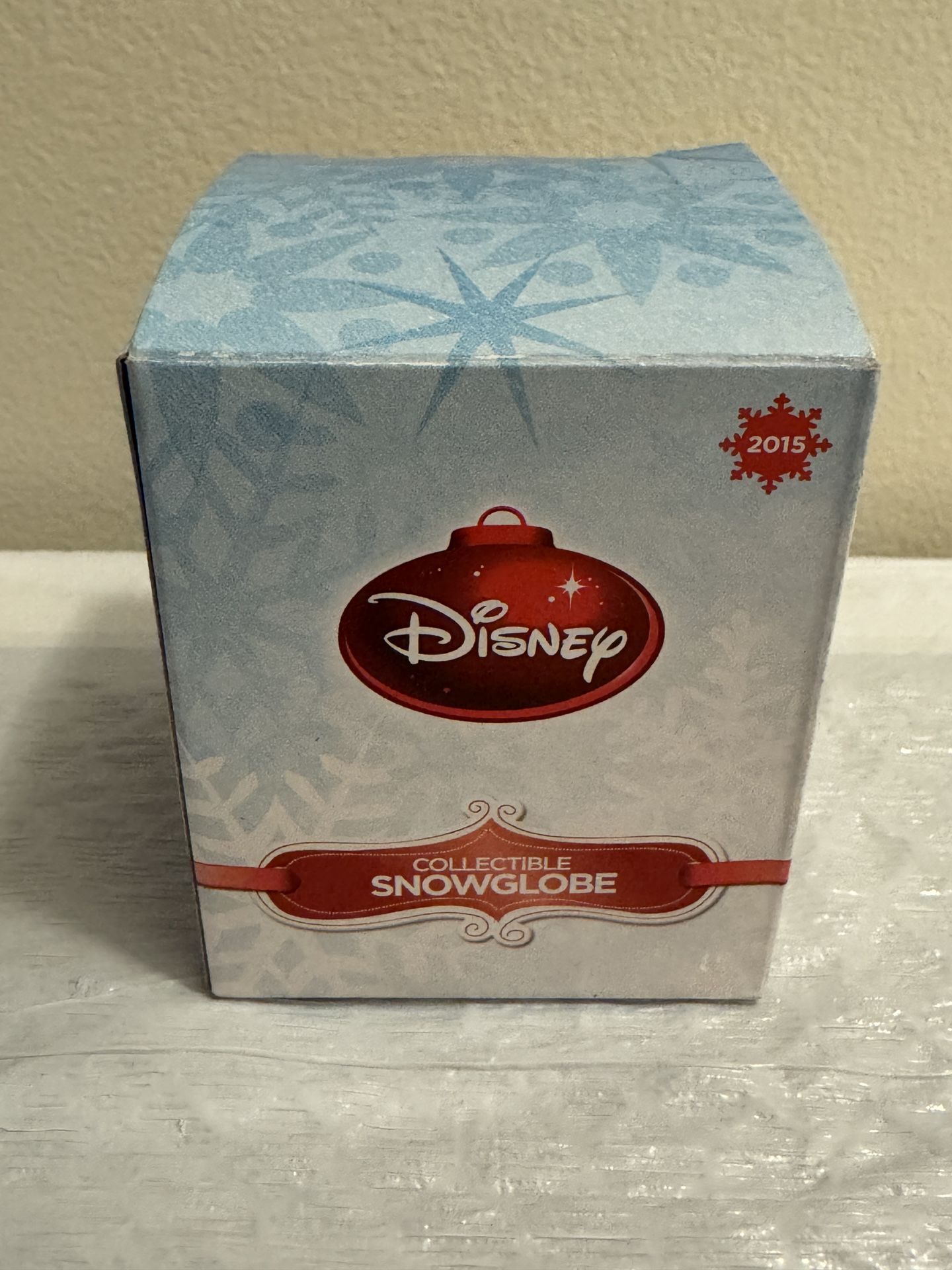 Mickey Mouse 2015 Holding Gift Christmas Snow Globe JC Penny Black Friday Disney