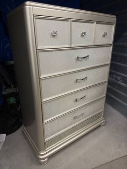 Silver Glam 7-Drawer Chest / Tall Dresser