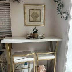 Small Bar And 2 Chairs 