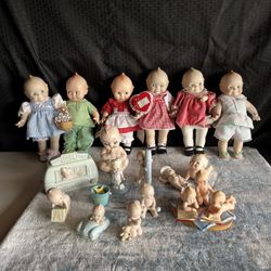 Vintage Bundle Of 16 Kewpie Dolls // Figurines
