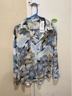 Women shirt size large Dazy