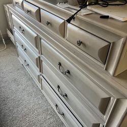 5 Piece Ashley Bedroom Suite Queen size