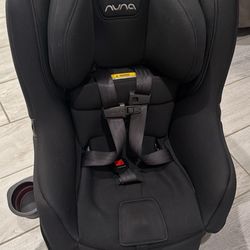 Nuna Rava Car Seat 