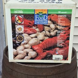 Granite Ware 19-quart enamel-on-steel seafood steamer pot, designed for cooking clams, lobsters, and mussels.