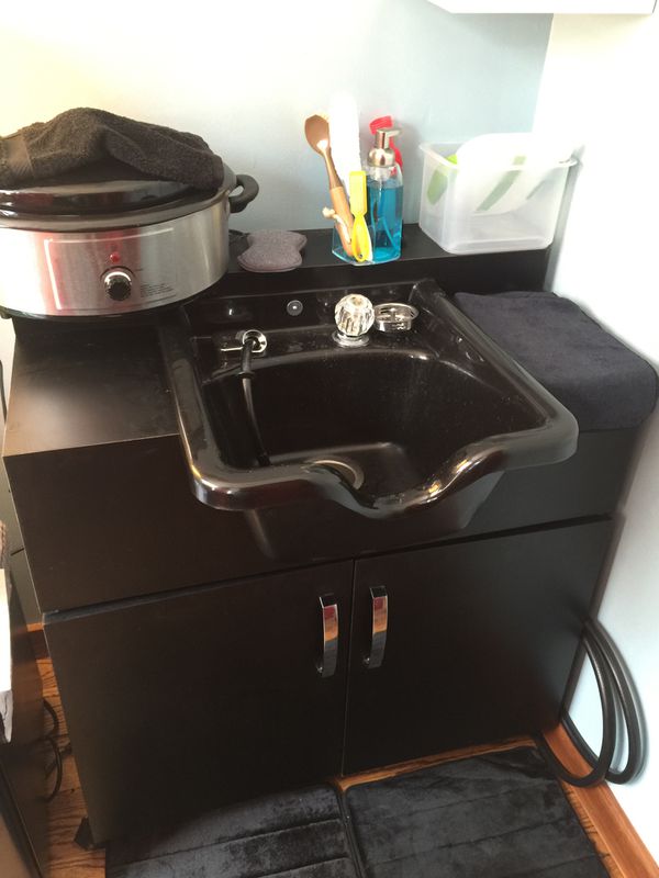 Portable shampoo sink hot & cold water for Sale in Houston, TX - OfferUp