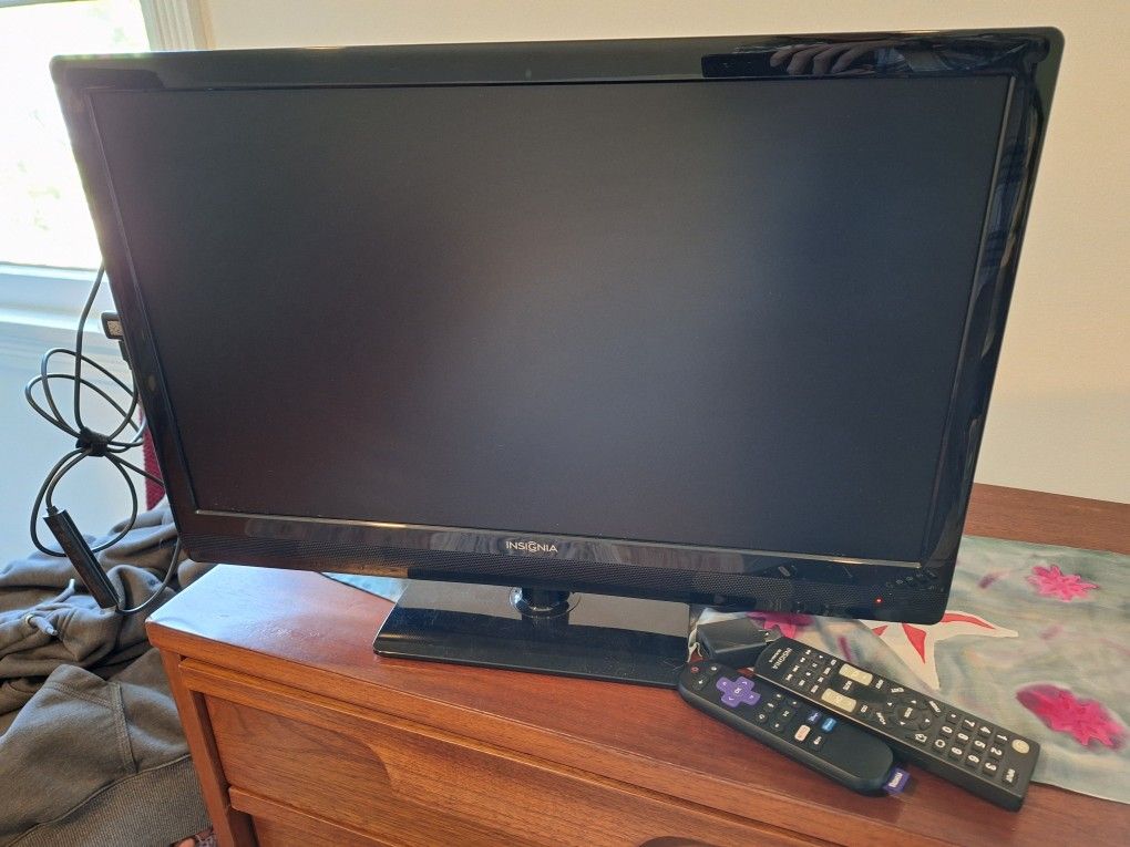 27" Insignia TV With Roku Streaming Stick And remotes