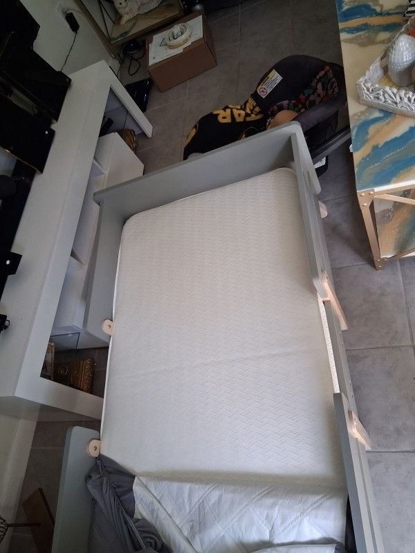 toddler bad.. Turns into 2 chairs.