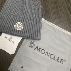 Moncler Beanie (Grey)