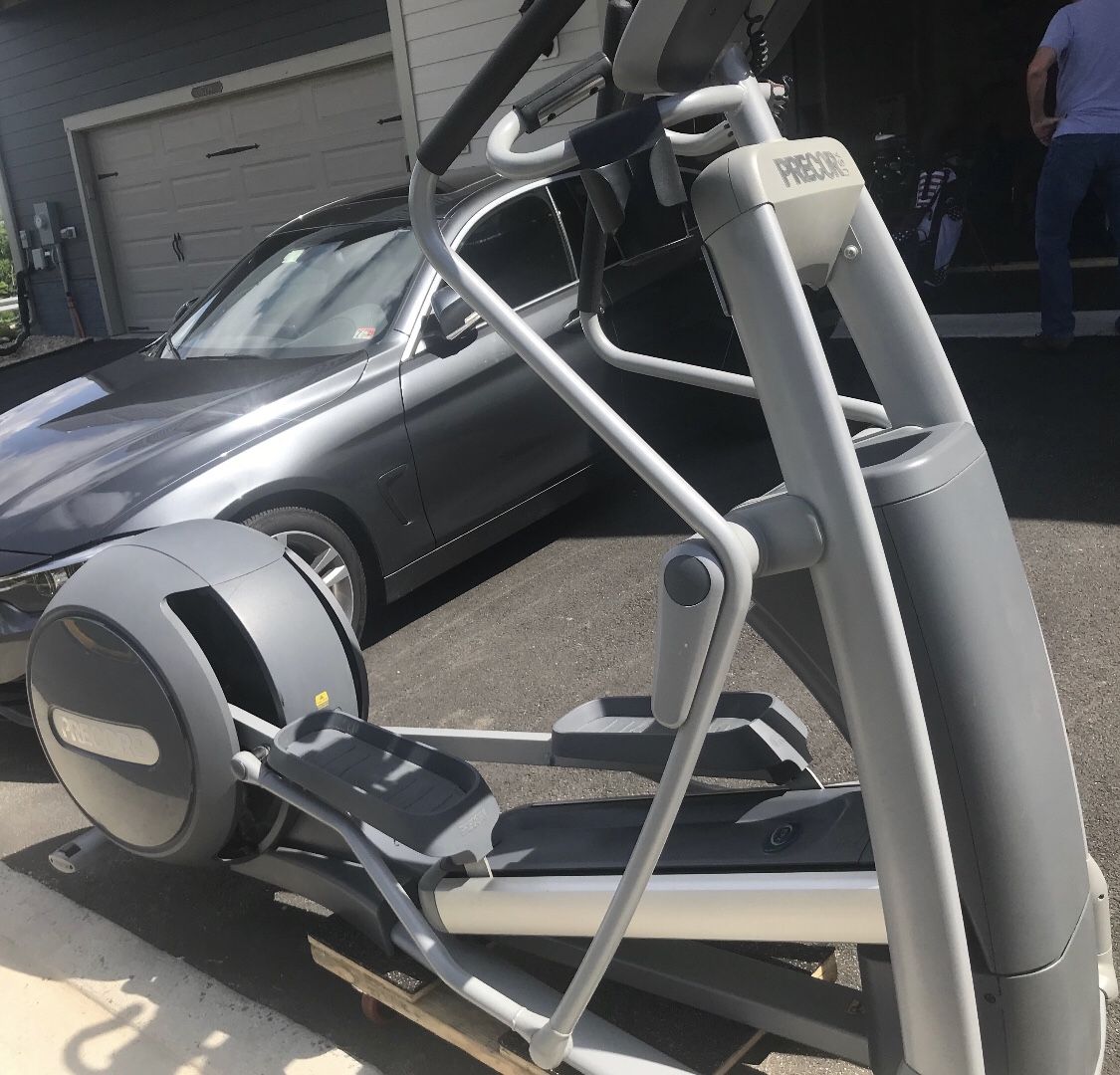 Precor 576i total body commercial elliptical