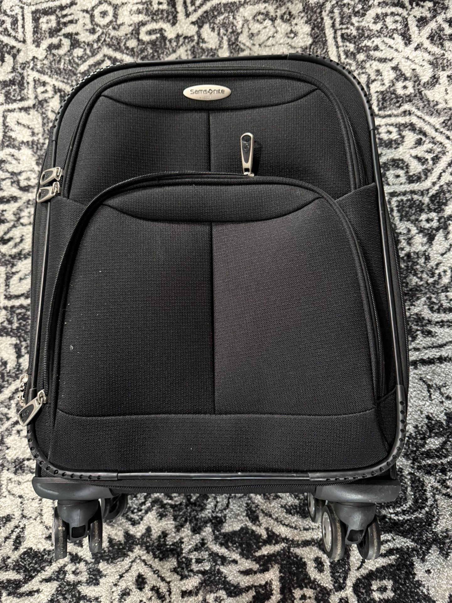 Samonsite Carry On Luggage 