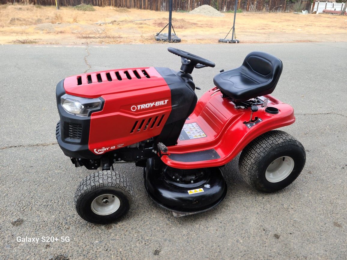 Pony 42" 7-speed Manual Drive Gas Front Engine Ridgid Lawn Tractor