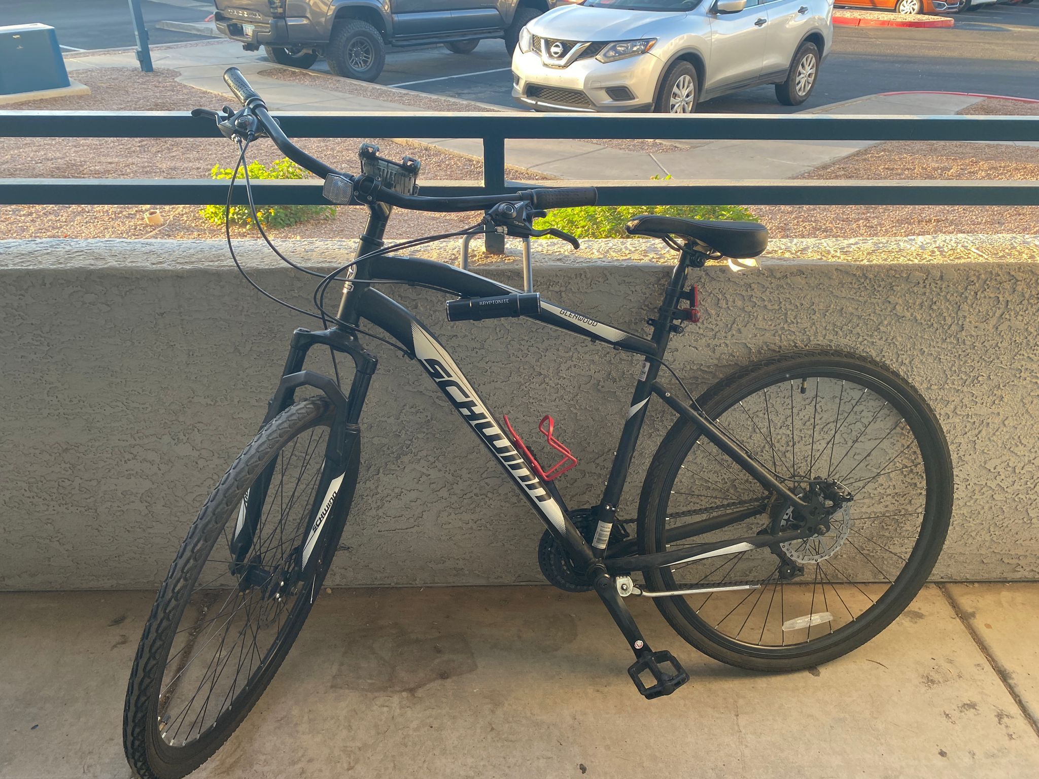 Schwinn 700c Glenwood Mens Hybrid Bike, 21 Speeds, Black