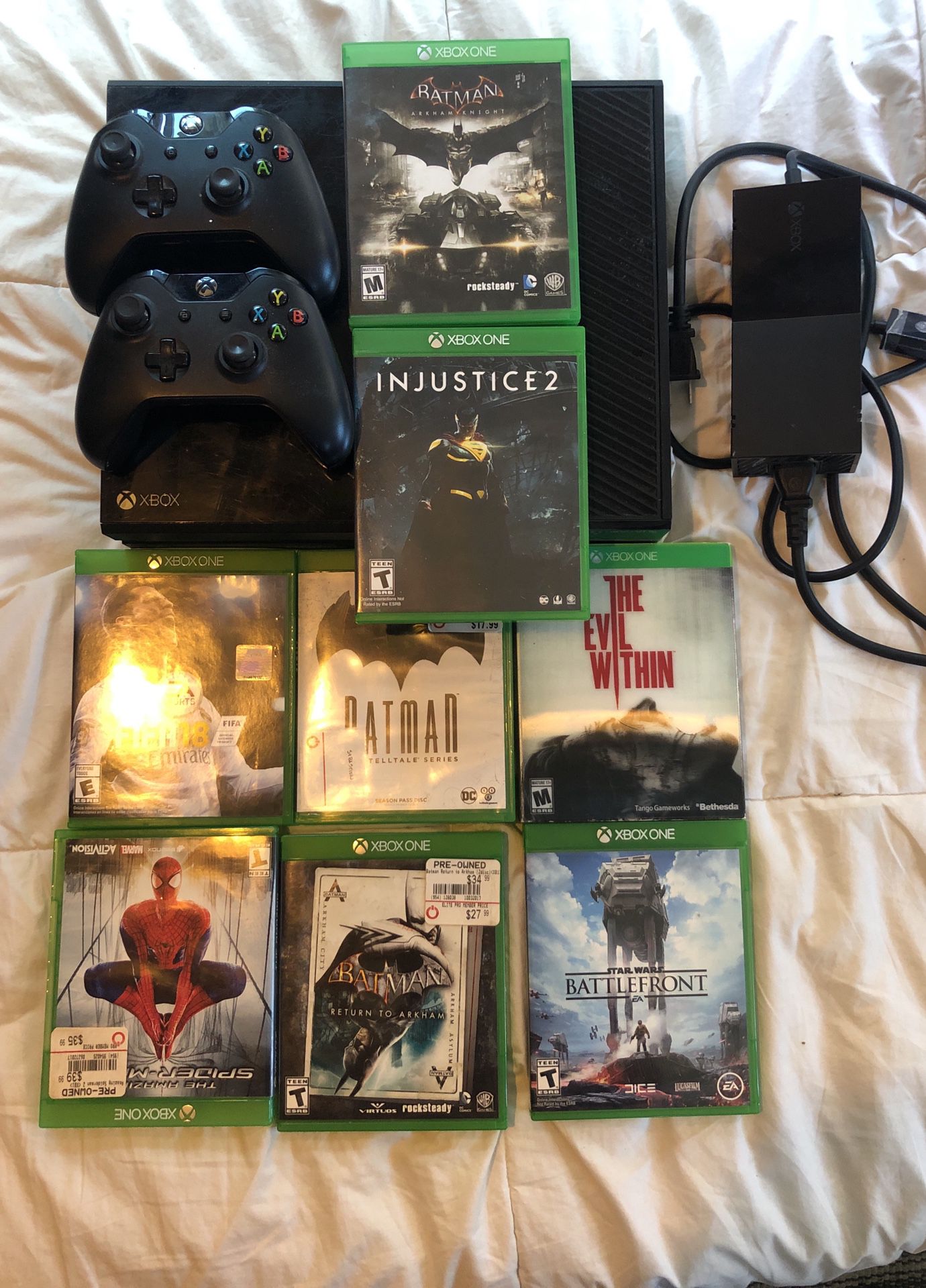 Xbox One Console and Controller + 8 Game Bundle- Black Fully Functional