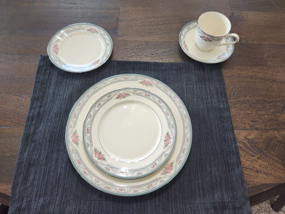 Lenox Country Romance China Plate Set