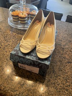 Cream Dress Shoes