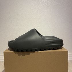 Yeezy Slide Dark Onyx