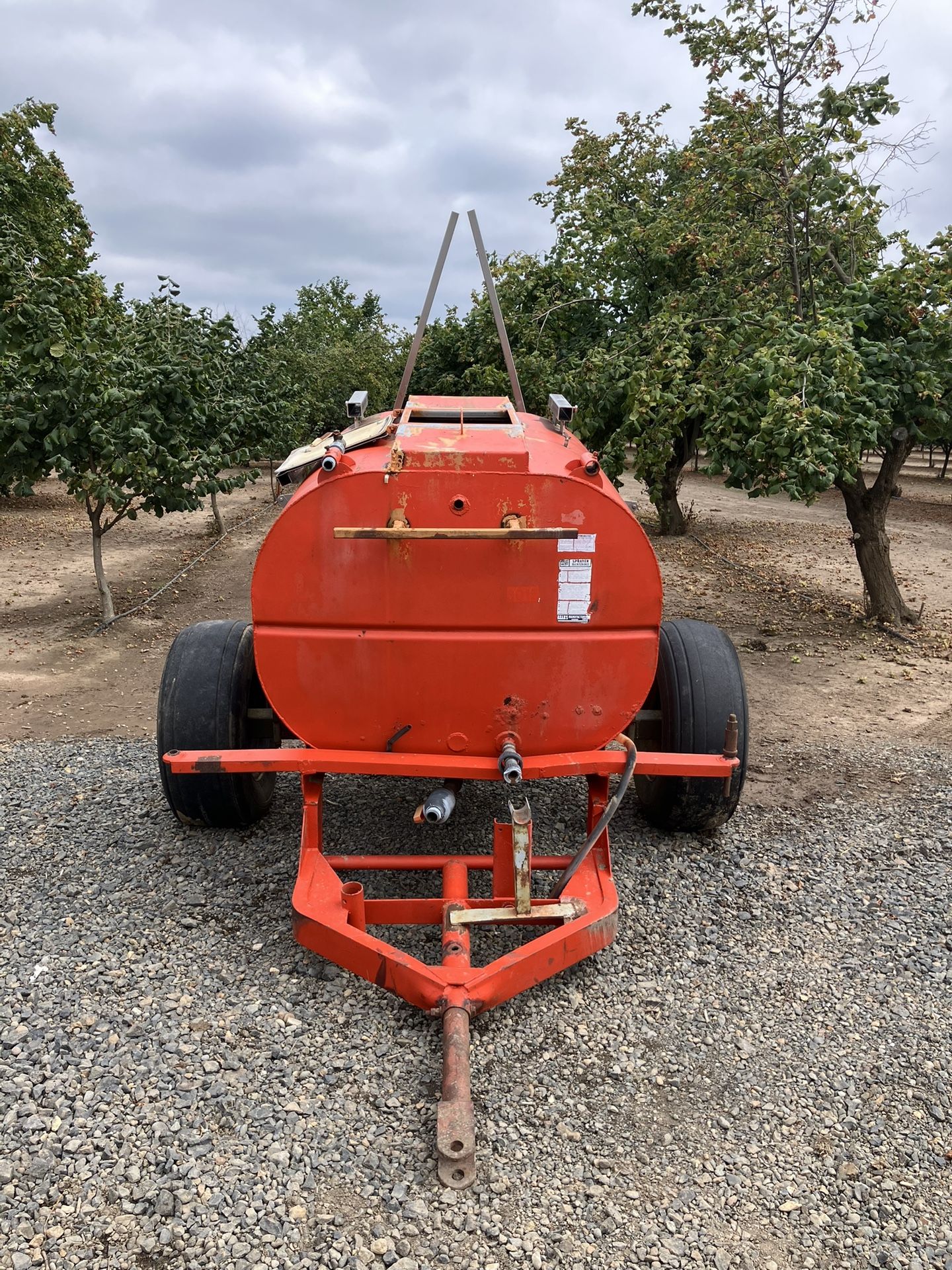 Rears Pul-Tank Sprayer