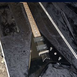 Jackson, flying V with a hard case