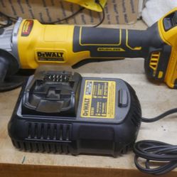 DEWALT GRINDER DCG408 WITH 5AH BATTERY AND CHARGER 887379-1