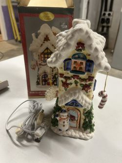 Holiday Light Up Porcelain Cottage 