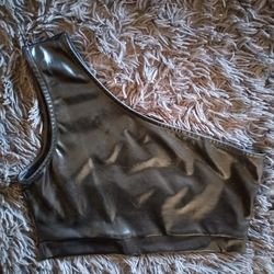 One shoulder crop top